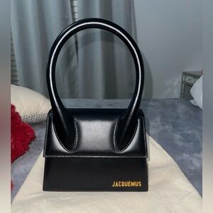 Jacquemus Black 'Le Chiquito Moyen' Top Handle Bag